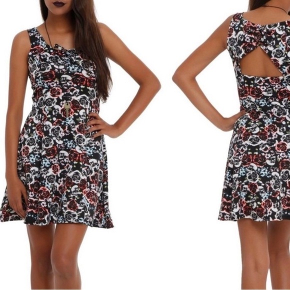Hot Topic skulls and roses pinup keyhole back mini dress, stretchy, black,SM - Picture 2 of 13